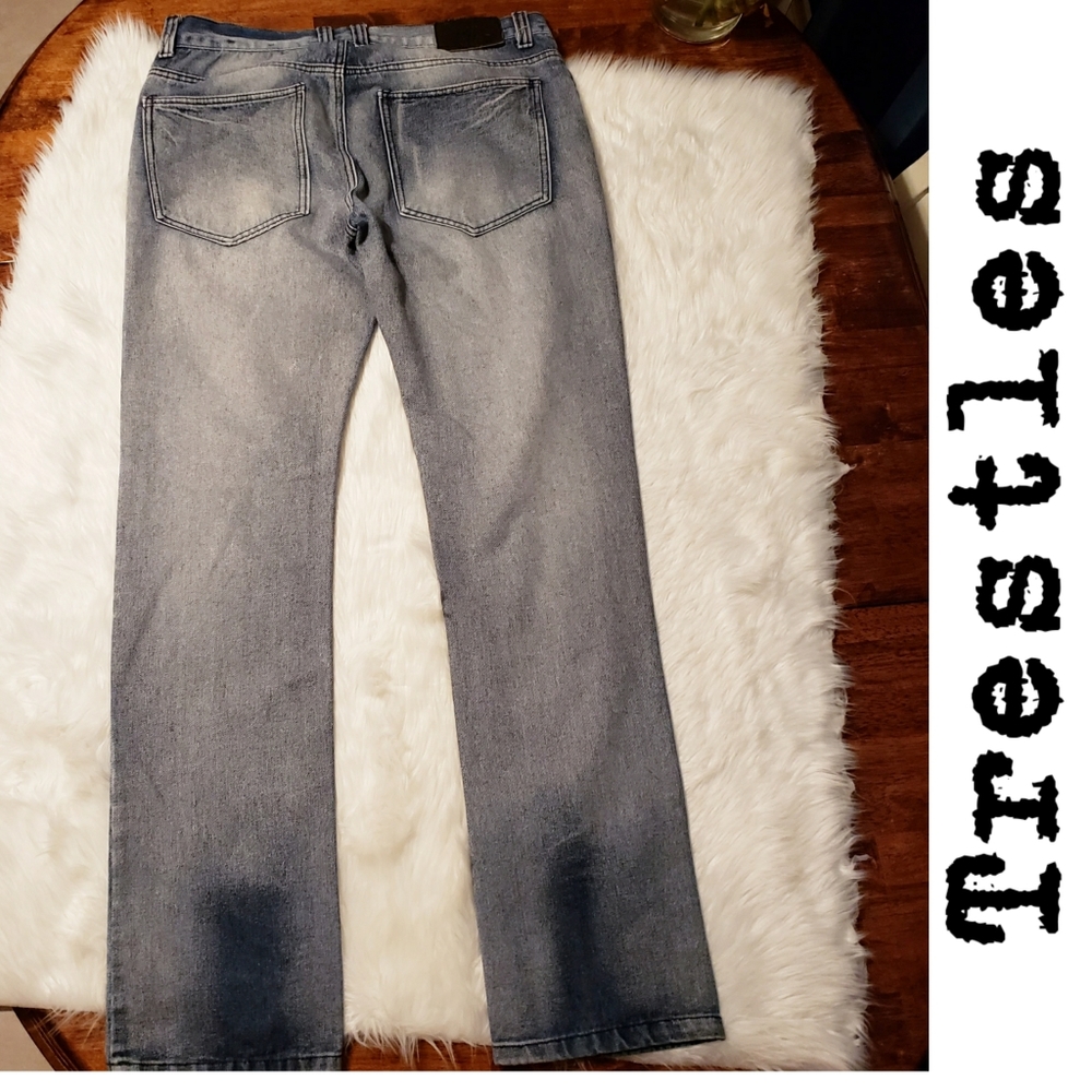 Super Cool 😎 Ripped Jeans - Picture 2 of 9